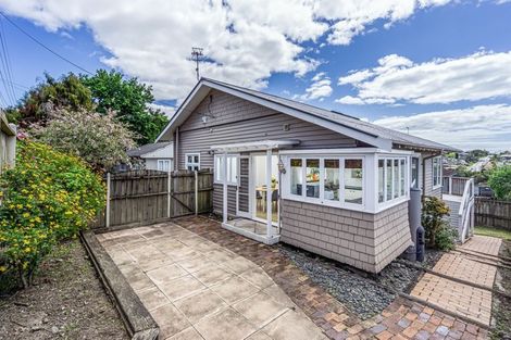 Photo of property in 1/23 Quebec Road, Milford, Auckland, 0620