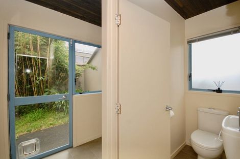 Photo of property in 11 Wilmington Place, Forrest Hill, Auckland, 0620