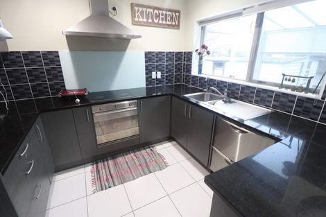 Photo of property in 10a Marie Crescent, Te Atatu South, Auckland, 0610