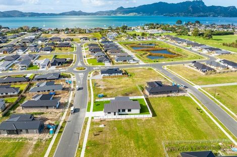 Photo of property in 21 Te Piriti Road, One Tree Point, 0118