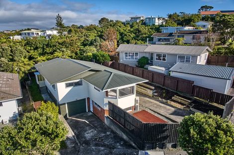 Photo of property in 18 Eastview Grove, Normandale, Lower Hutt, 5010