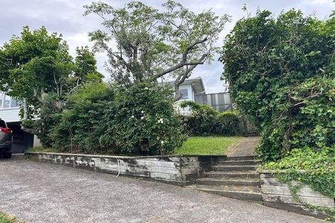 Photo of property in 50 Potter Avenue, Northcote, Auckland, 0627