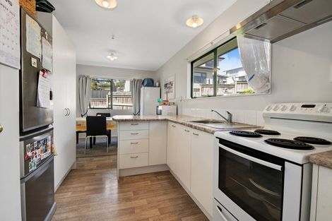 Photo of property in 68 Matija Place, Red Beach, 0932