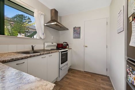 Photo of property in 68 Matija Place, Red Beach, 0932