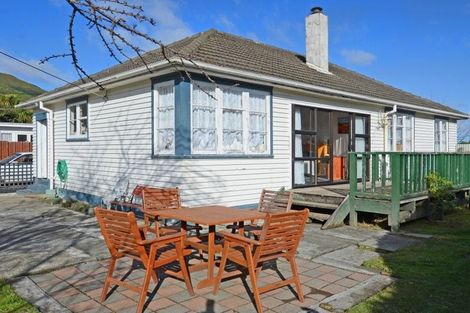 Photo of property in 39 Atiawa Crescent, Waiwhetu, Lower Hutt, 5010