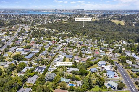 Photo of property in 11 Stanley Road, Glenfield, Auckland, 0629