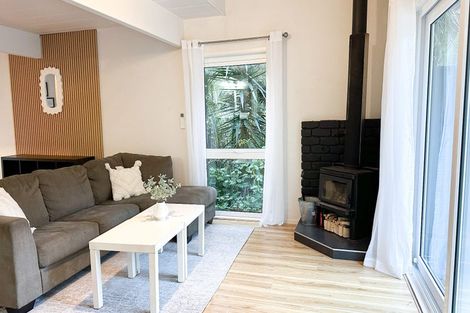 Photo of property in 4 Hiwihau Place, Glenfield, Auckland, 0629