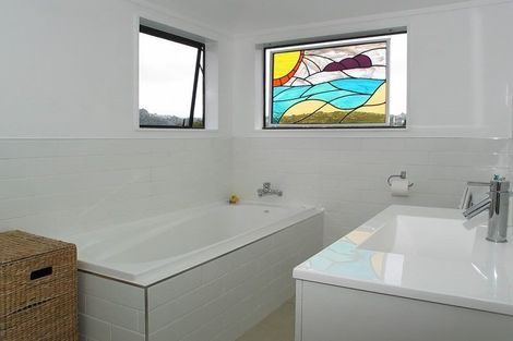 Photo of property in 32 Burbank Crescent, Churton Park, Wellington, 6037