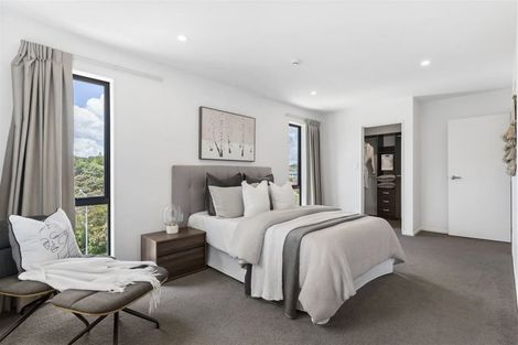 Photo of property in 1/4 Mcquoid Place, Glenfield, Auckland, 0629