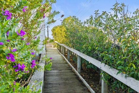 Photo of property in 2c Saint Leonard Street, Saint Johns Hill, Whanganui, 4501