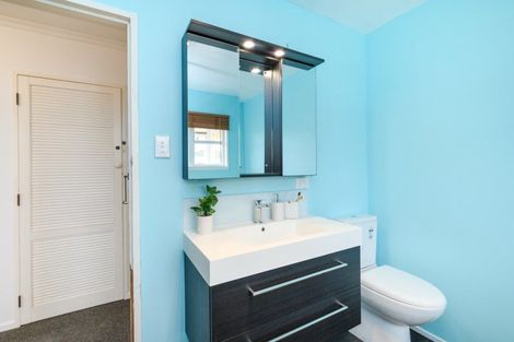 Photo of property in 30 Mokau Place, Terrace End, Palmerston North, 4410