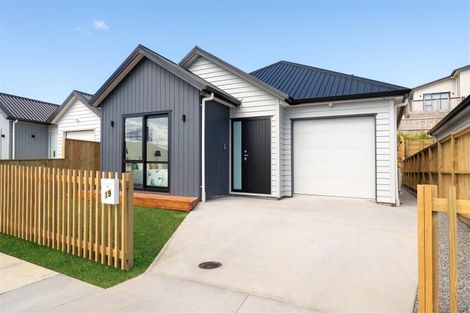 Photo of property in 19 Whakairo Crescent, Gulf Harbour, 0930