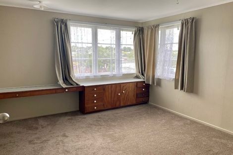 Photo of property in 17 Sheehan Road, Te Atatu South, Auckland, 0610