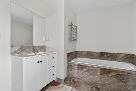 Photo of property in 80a Moire Road, Massey, Auckland, 0614