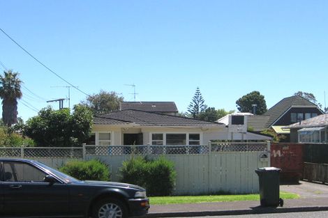 Photo of property in 1/19 Stanley Avenue, Milford, Auckland, 0620