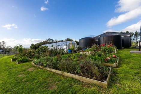 Photo of property in 237 Croydon Road, Midhirst, Stratford, 4394