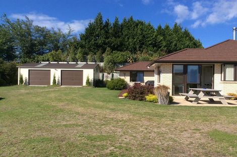 Photo of property in 90 Loch Views Road, Acacia Bay, Taupo, 3385