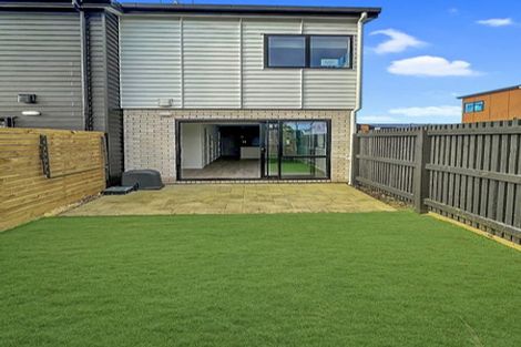 Photo of property in 10 Whati Lane, Henderson, Auckland, 0612