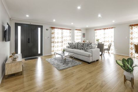 Photo of property in 32 Cooladawson Drive, Flat Bush, Auckland, 2019