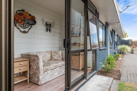 Photo of property in 7 Kathleen Place, Rainbow Point, Taupo, 3330