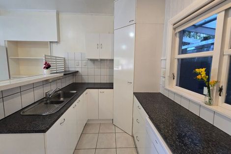 Photo of property in 13a Romney Square, Tawa, Wellington, 5028