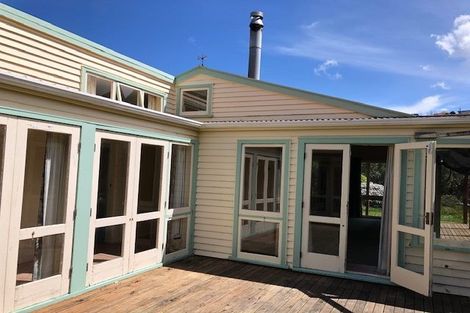 Photo of property in 160 Newlands Road, Newlands, Wellington, 6037