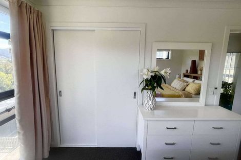 Photo of property in 11 Ara Patukawenga, Tawa, Wellington, 5028