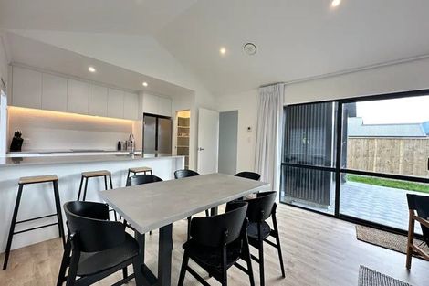 Photo of property in 8 Barn Road, Jacks Point, 9371