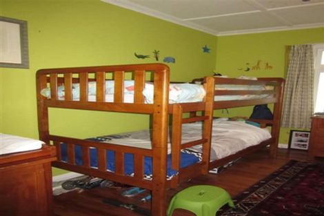 Photo of property in 104 Creswick Terrace, Northland, Wellington, 6012