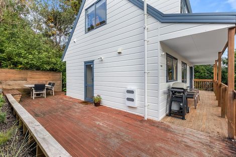 Photo of property in 1/1018 East Coast Road, Fairview Heights, Auckland, 0630