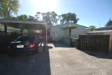 Photo of property in 69a/2 Godley Road, Green Bay, Auckland, 0604