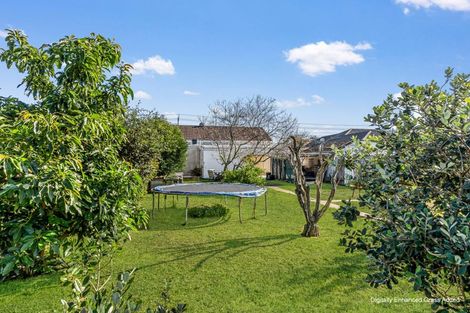 Photo of property in 35 De Lautour Road, Inner Kaiti, Gisborne, 4010