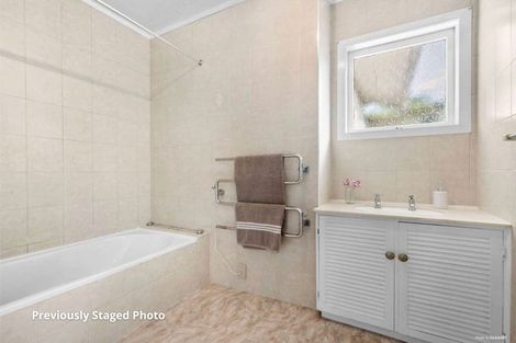 Photo of property in 3 Heather Place, Sunnynook, Auckland, 0620