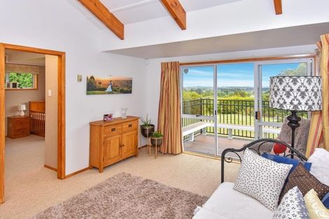 Photo of property in 72 Kauri View Road, Opaheke, Papakura, 2584