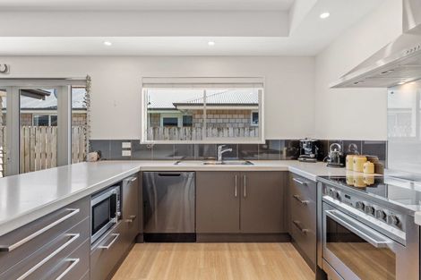 Photo of property in 22 Pemberton Drive, Darfield, 7510