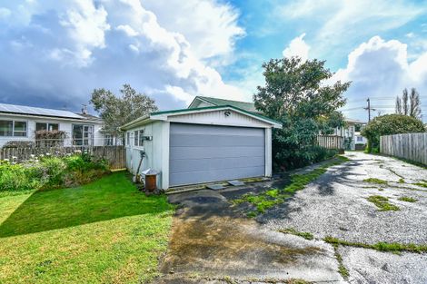Photo of property in 51 Myers Road, Manurewa East, Auckland, 2102