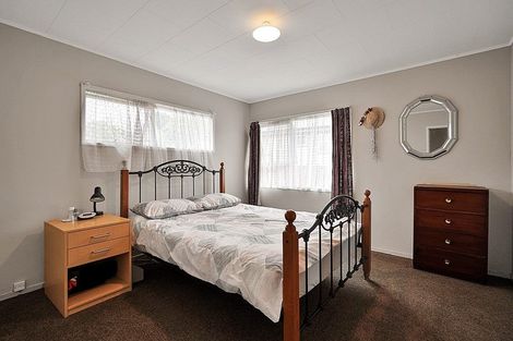 Photo of property in 1/20 Mile Place, Henderson, Auckland, 0612