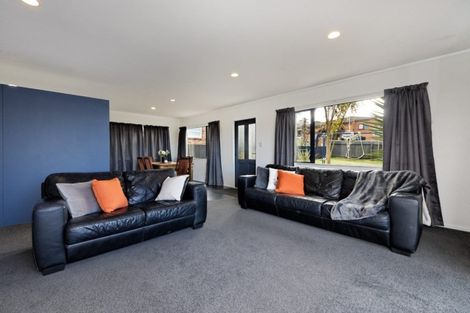 Photo of property in 6 Cloghan Close, Massey, Auckland, 0614
