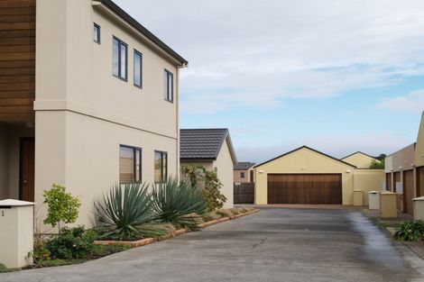 Photo of property in 11 Puma Drive, Golflands, Auckland, 2013
