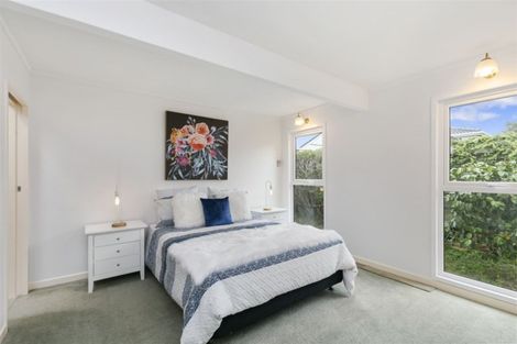 Photo of property in 1 Lanark Way, Northland, Wellington, 6012