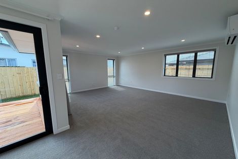 Photo of property in 143 Otuwairoa Esplanade, Opaheke, 2113