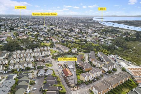 Photo of property in 1/176 Mcleod Road, Te Atatu South, Auckland, 0610