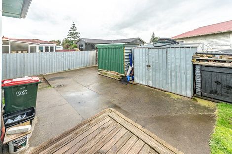 Photo of property in 200 Puriri Street, Castlecliff, Whanganui, 4501
