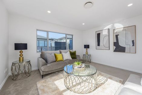 Photo of property in 10 Ian Gordon Lane, Orewa, 0931