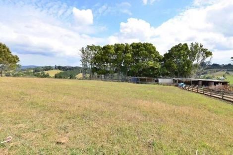 Photo of property in 120 Chamberlain Road, Massey, Auckland, 0614