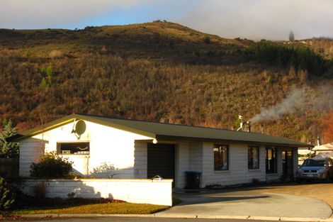 Photo of property in 13 Elva Dawson Place, Arrowtown, 9302