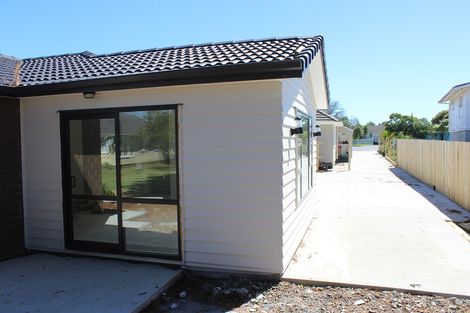 Photo of property in 706a Massey Road, Mangere, Auckland, 2022