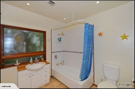Photo of property in 111 Pinehaven Road, Pinehaven, Upper Hutt, 5019