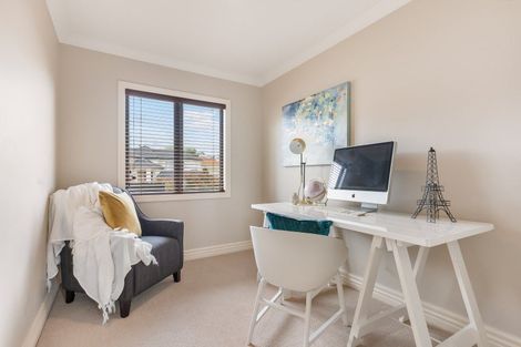 Photo of property in 11 Dunvegan Rise, East Tamaki Heights, Auckland, 2016