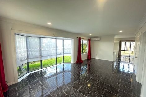 Photo of property in 2 Genesis Place, Flat Bush, Auckland, 2019